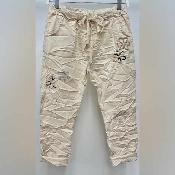 NWT Venti6 super stretchy, comfortable tan joggers with flower Appliques - Picture 1 of 4